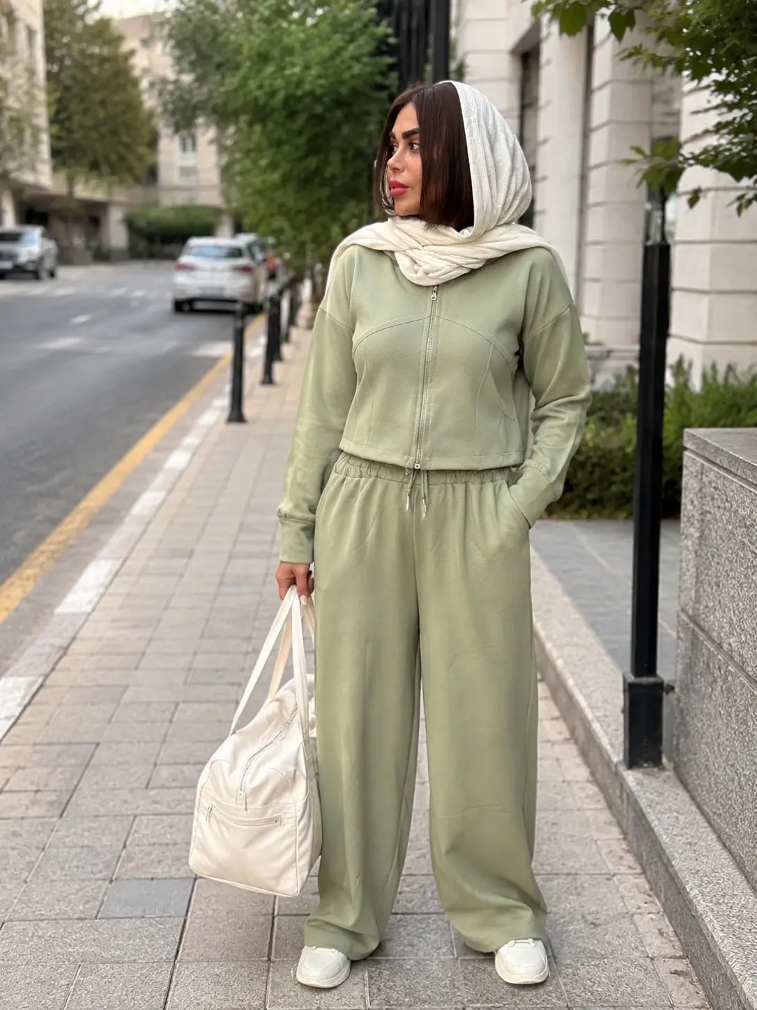سوییشرت کراپ و شلوار دلوین